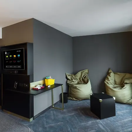 - The Niu, Cobbles By Ihg