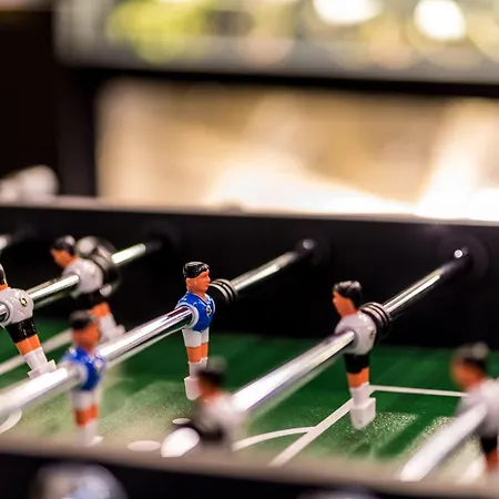 - The Niu, Cobbles By Ihg 埃森