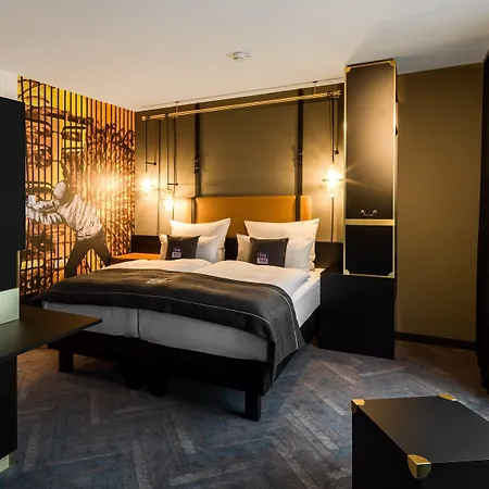 - The Niu, Cobbles By Ihg Essen