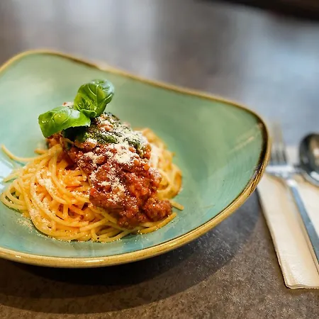 - The Niu, Cobbles By Ihg Essen