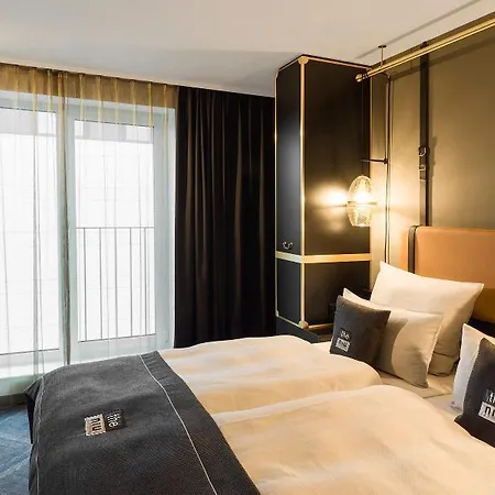 - The Niu, Cobbles By Ihg 埃森