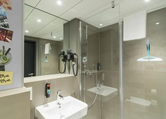 - The Niu, Cobbles By Ihg Essen