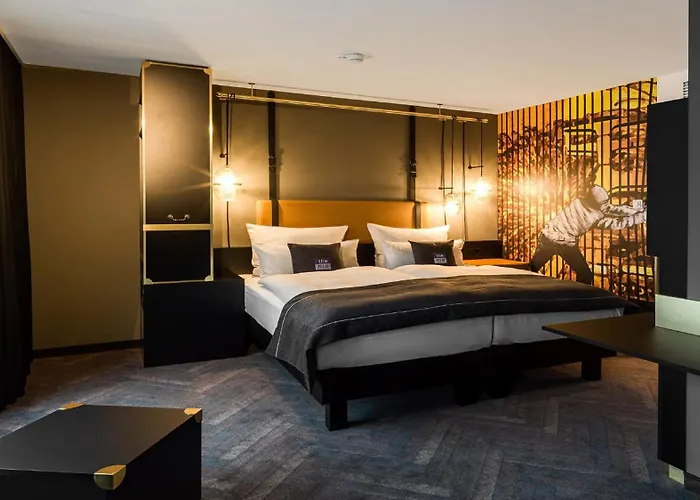 - The Niu, Cobbles By Ihg 3* Essen