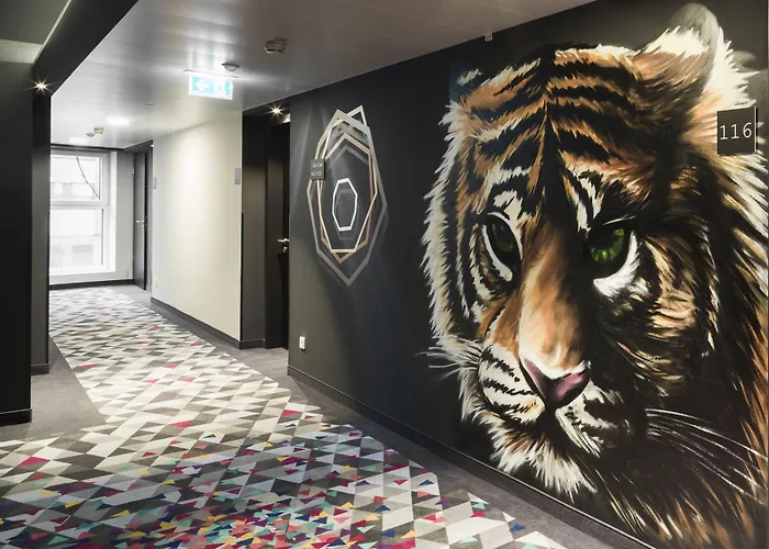 - The Niu, Cobbles By Ihg 3*